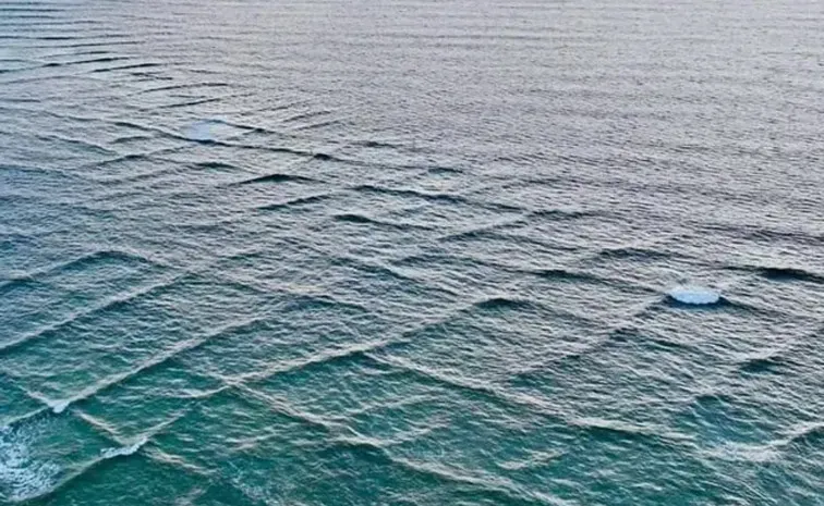 One of the Most Dangerous wave in Ocean the Square Waves