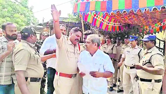ఖాకీల