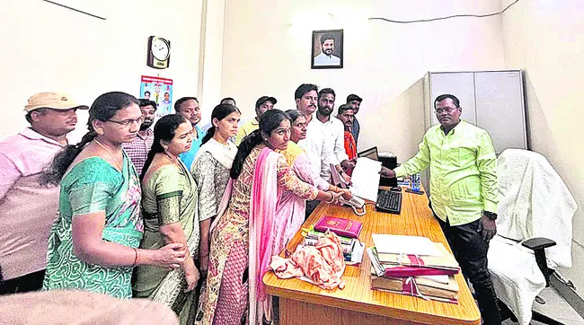 ఔట్సోర్సింగ్ ఉద్యోగాల భర్తీలో అవకతవకలు