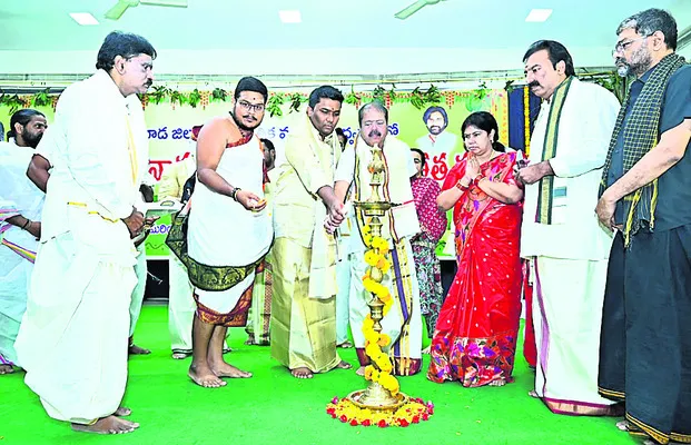 అన్ని రంగాల్లో పురోగమించాలి