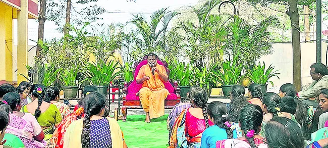 ఉగాది అందరికీ శుభాలు ఇవ్వాలి