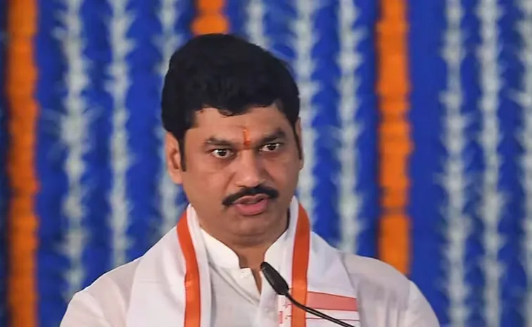 Who is Dhananjay Munde Why He Resigned Maharashtra Ministry Details