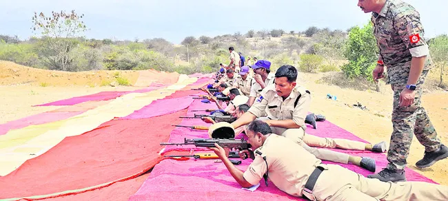 ఆయుధ పరిజ్ఞానం పెంపొందించుకోవాలి 
