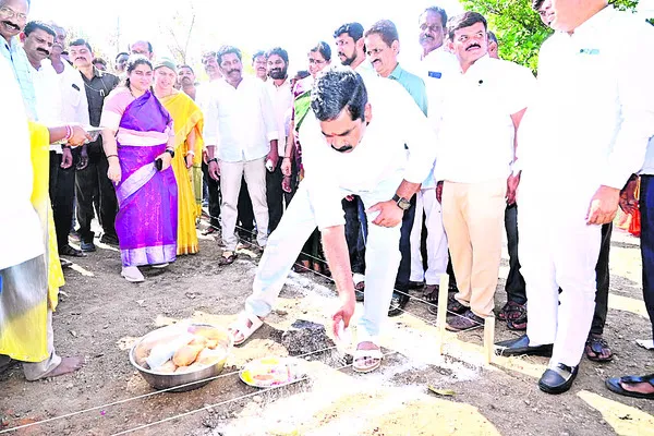 అర్హులకు ఇందిరమ్మ ఇళ్లు