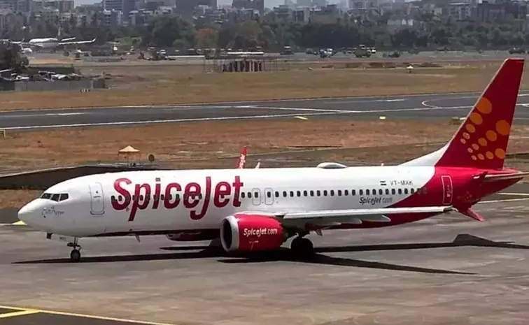 Fresh trouble for SpiceJet as 3 aircraft lessors former pilot file insolvency pleas