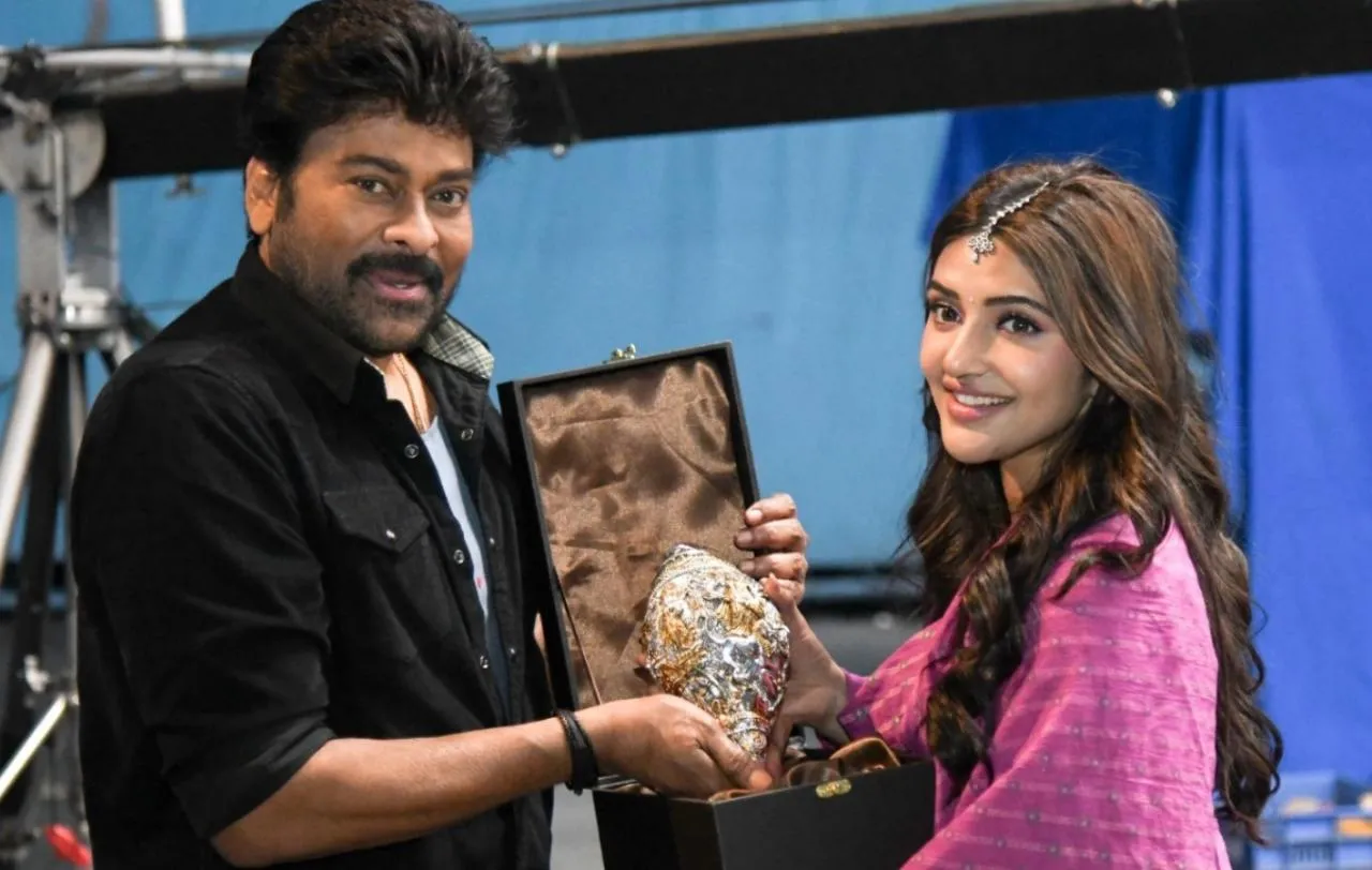 Chiranjeevi Gifts Durga Devi Engraved Conch To Sreeleela