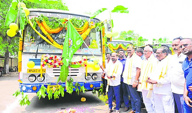 ఆర్టీసీ సర్వీసులను సద్వినియోగం చేసుకోవాలి