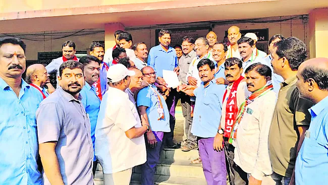 ట్రేడ్స్మెన్లను నియమించాలి
