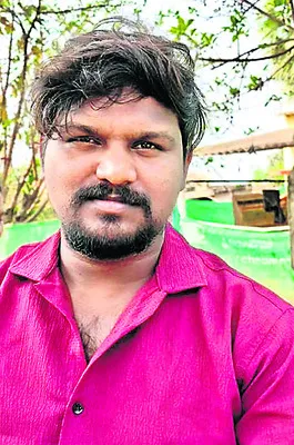 పొలంలో వరి దులుపుతుండగా..