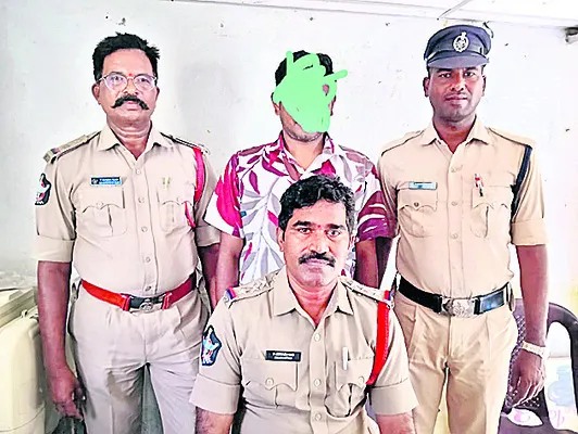 ఢిల్లీలో దొరికాడు