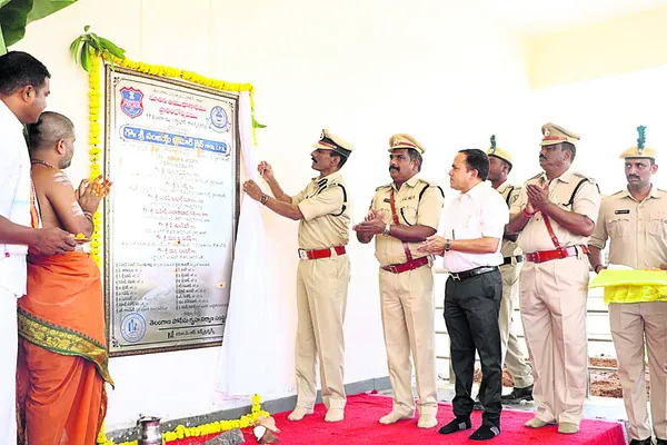 సర్ధాపూర్లో ఆయుధాగారం ప్రారంభం