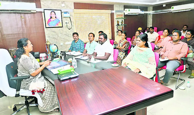 ‘టైలరింగ్ హబ్’లు ఏర్పాటు చేయాలి