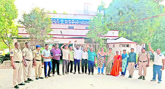 కాంట్రాక్టు అసిస్టెంట్ ప్రొఫెసర్ల ముందస్తు అరెస్ట్లు