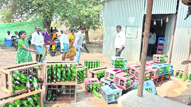 కల్లుదుకాణంపై ఎన్ఫోర్స్మెంట్ దాడులు