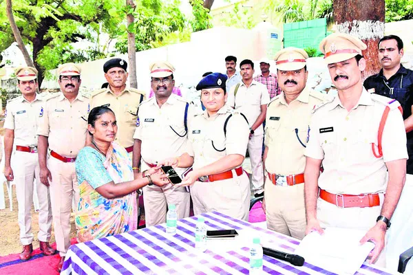 సీఈఐఆర్ పోర్టల్ సేవలు సద్వినియోగం చేసుకోవాలి