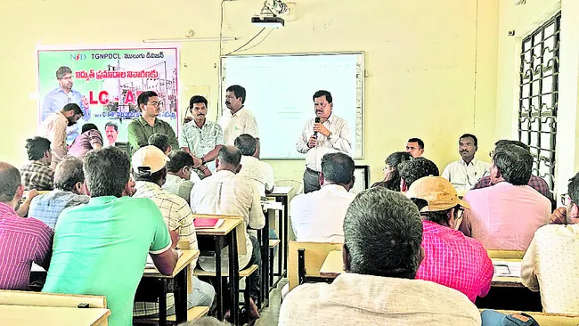 విద్యుత్ ఉద్యోగుల భద్రతే లక్ష్యం