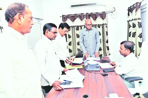 నేడు మహాత్మా జ్యోతీబాపూలే జయంతి