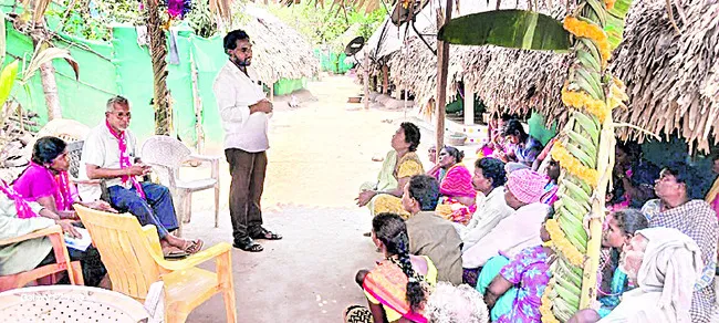 బొబ్బర్లంక ఎస్టీ కుటుంబాలకు న్యాయం చేయాలి