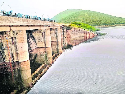 ఉన్నతాధికారి టు కాంట్రాక్టర్‌ 