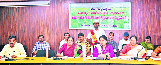 ధాన్యం కొనుగోళ్లకు ముందస్తు ప్రణాళికలు