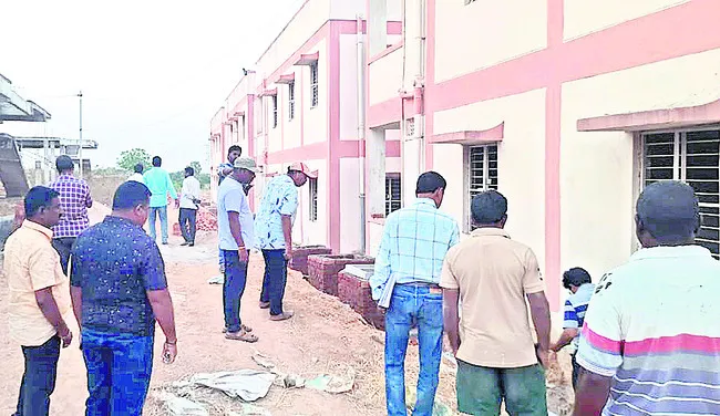 అంతర్గత పనులు త్వరగా పూర్తి చేయాలి