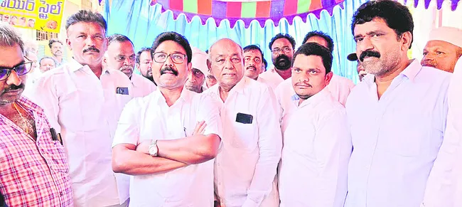 పొగాకు రైతులపై ప్రభుత్వం మొద్దు నిద్ర వీడాలి