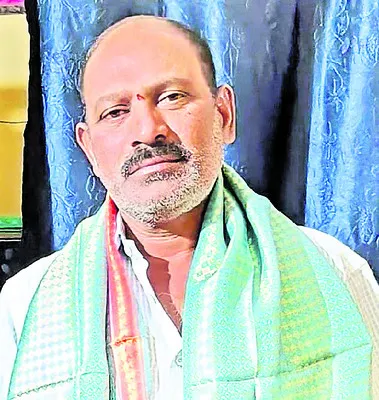 ట్రాక్టర్ ఢీకొని వ్యక్తి మృతి
