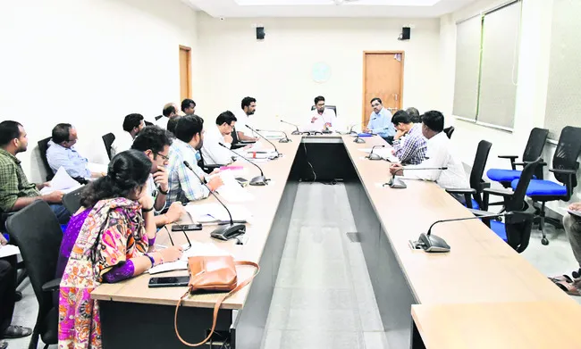 భూ సేకరణ వేగవంతం చేయాలి