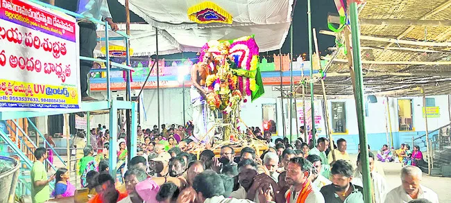 అశ్వవాహనంపై సీతారామచంద్రస్వామి