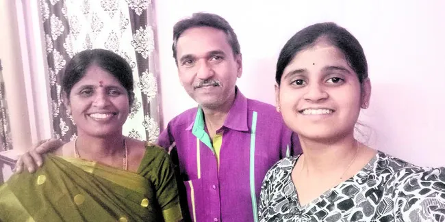తల్లిదండ్రులకు అపు‘రూప’ బహుమానం