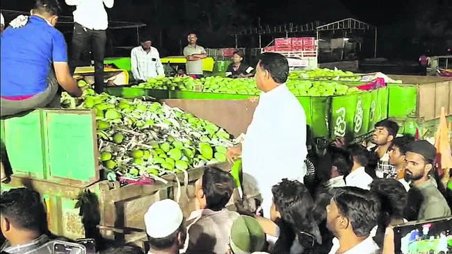 చల్గల్లో మామిడి కొనుగోళ్లు ప్రారంభం