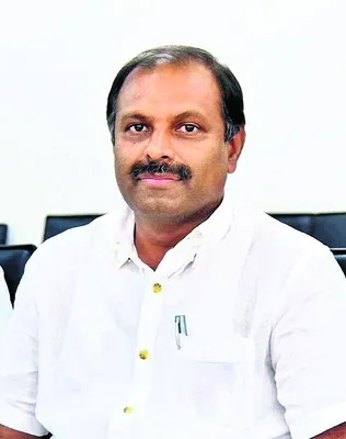 ప్రజా క్షేత్రంలో హుందాతనం ఉండాలి