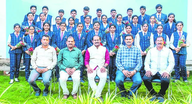 ఇంటర్లో శ్రీ షిర్డీ సాయి విజయ బావుటా