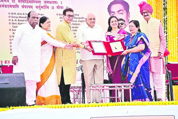 ‘నన్నయ’ వీసీకి రత్నసింహ్జీ మహిదా అవార్డు