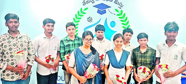 శ్రీవిశ్వ విజయకేతనం