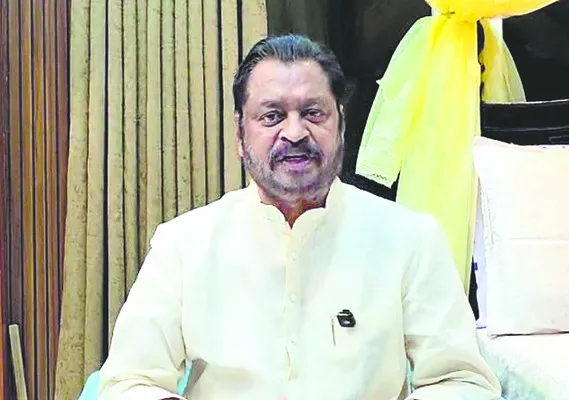 పోలీసుల దర్యాప్తు నమ్మశక్యంగా లేదు