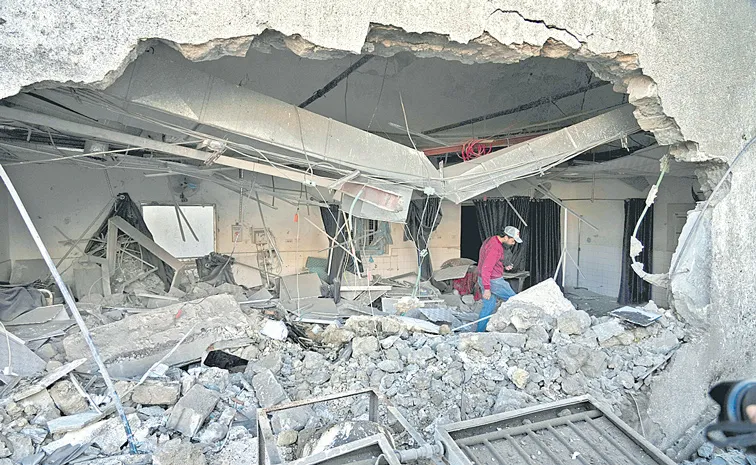 Israeli air strike destroys part of last fully functional hospital in Gaza