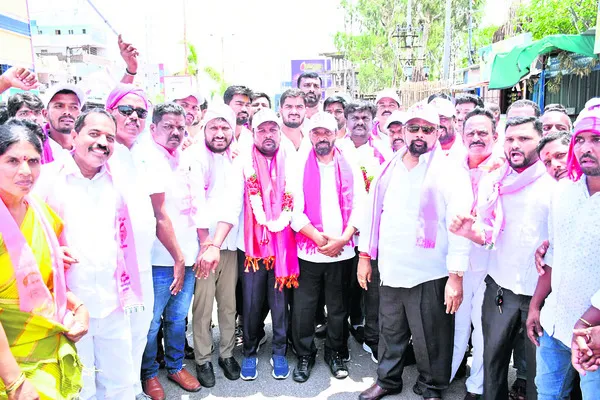 సన్నాహక సమావేశాలు.. పాదయాత్రలు