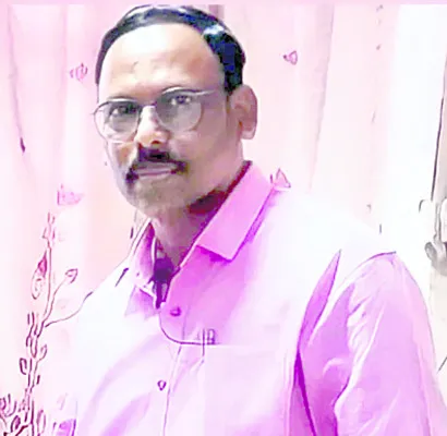 రోడ్డు ప్రమాదంలో కార్మిక నాయకుడి మృతి