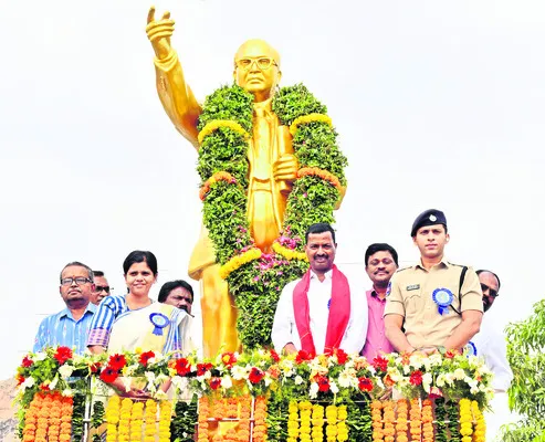 రాజ్యాంగం వల్లే.. హక్కులు, పదవులు