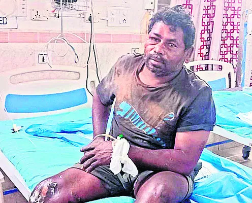 ప్రైవేట్ ఆస్పత్రికి ఇద్దరి తరలింపు