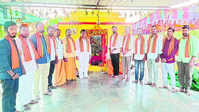ఆధ్యాత్మిక చింతన అలవర్చుకోవాలి