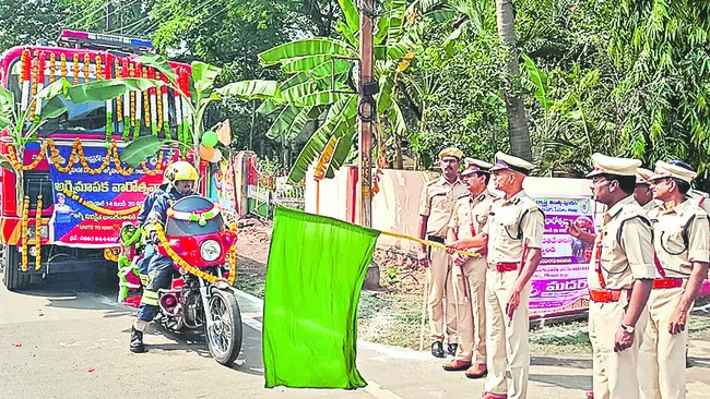రాష్ట్రానికి 160 అగ్నిమాపక వాహనాలు