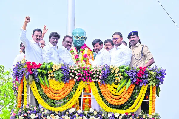 రాజ్యాంగం వల్లే అందరికీ హక్కులు
