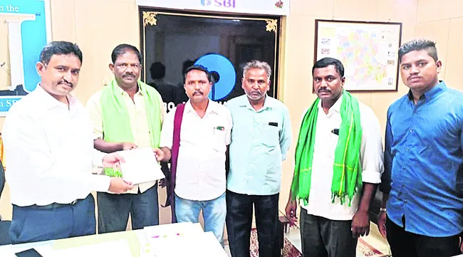 వడ్డీతో రుణాలు రెన్యువల్‌ చేయండి 