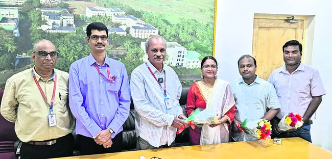 ఎస్ఆర్కేఆర్ ప్రోత్సాహంతో ఉన్నత స్థానం