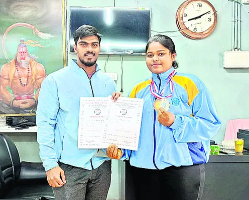పవర్ లిఫ్టింగ్లో కల్యాణి ప్రతిభ