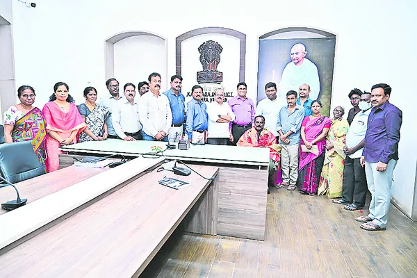 అంబేద్కర్కు ఘన సత్కారం