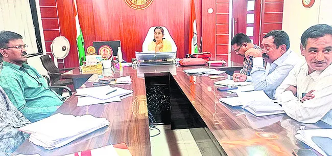 తాగునీటి సరఫరాపై దృష్టి సారించాలి