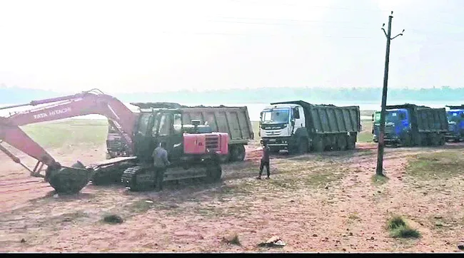 అన్యమత ప్రచారంపై పోలీసులకు ఫిర్యాదు